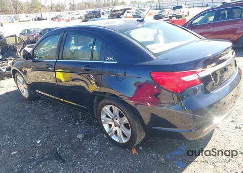 2012 Chrysler 200 Touring z USA, uszkodzony, nr VIN 1C3CCBBB5CN213441